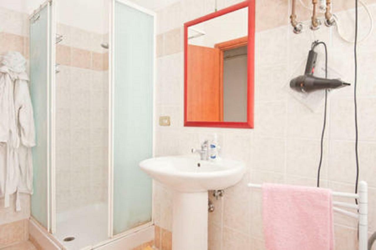 Apartamento Alloggio Turistico P.Lodi Roma Exterior foto