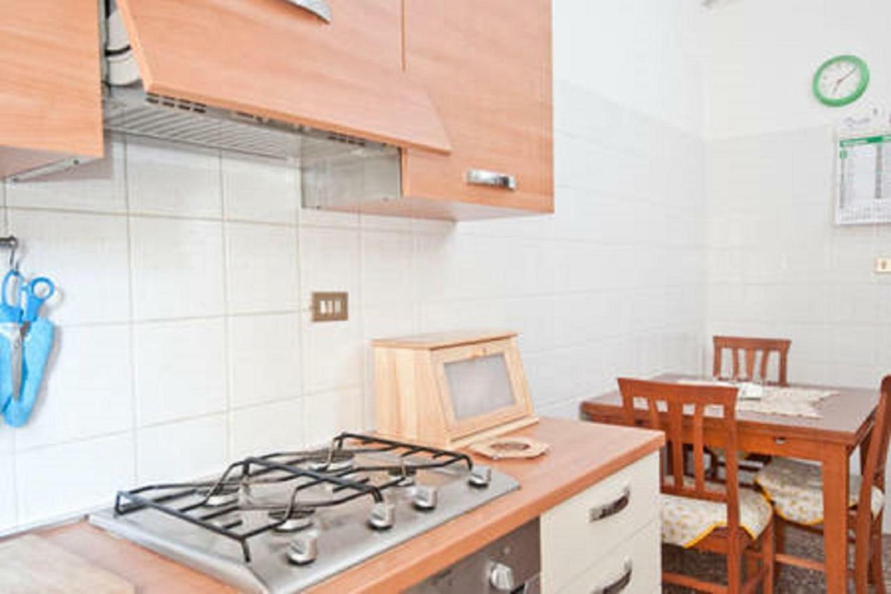 Apartamento Alloggio Turistico P.Lodi Roma Exterior foto